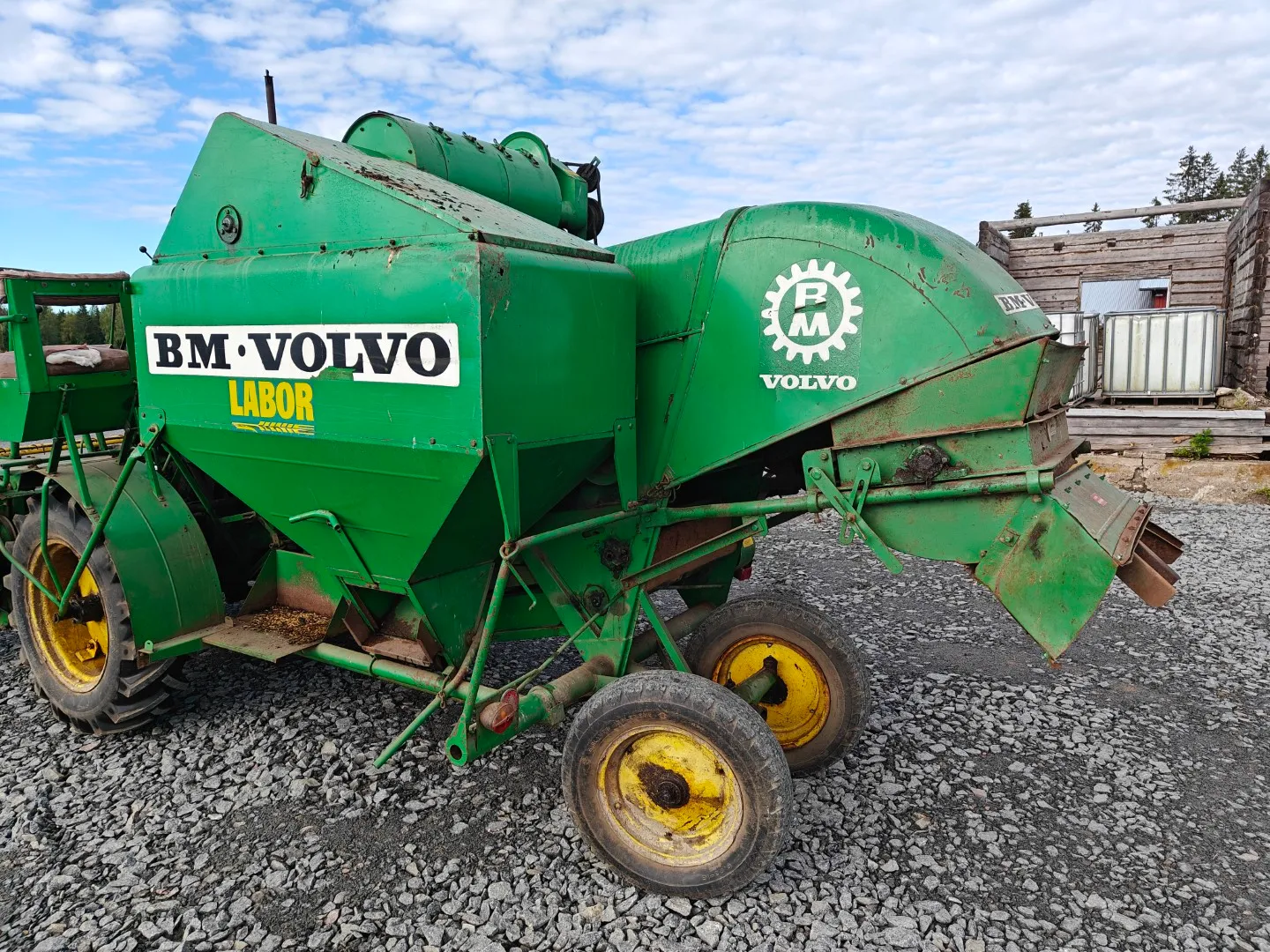 Volvo BM ST257 leikkuupuimuri / työleveys 190cm, vaikka koeruutupuimuriksi
