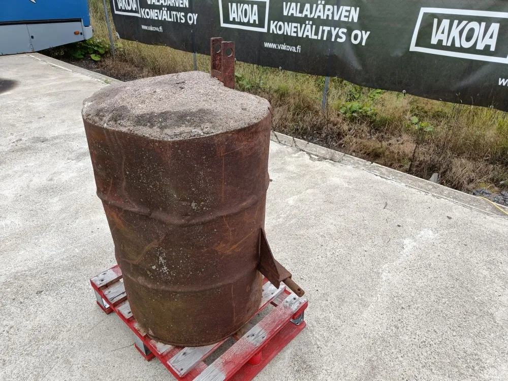 Takapaino traktoriin 547kg /