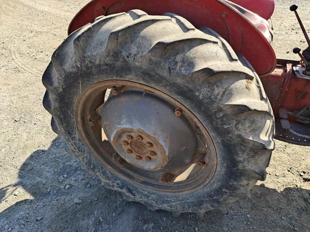 Massey Ferguson 35 traktori / Alkuperäiskuntoinen, katso video!