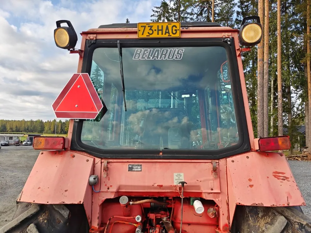 Belarus Agross 526HX / Quicke 4300US etukuormaajalla, katso video!