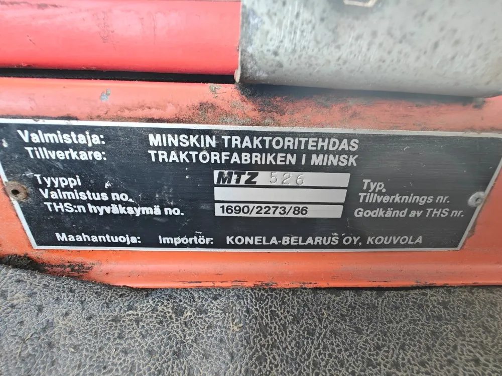 Belarus Agross 526HX / Quicke 4300US etukuormaajalla, katso video!