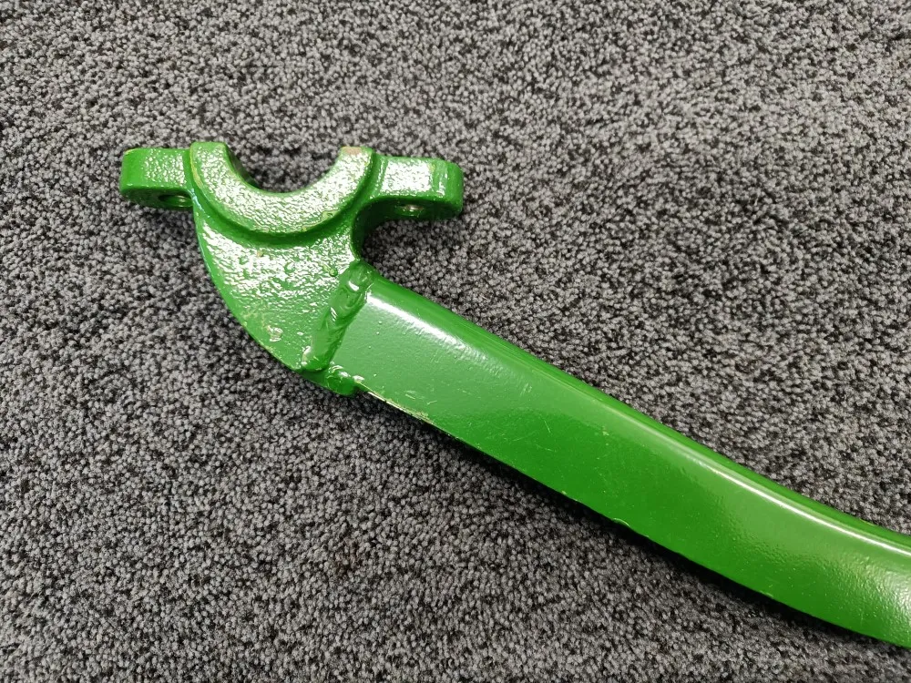 John Deere paalainmalleihin sopiva neula /