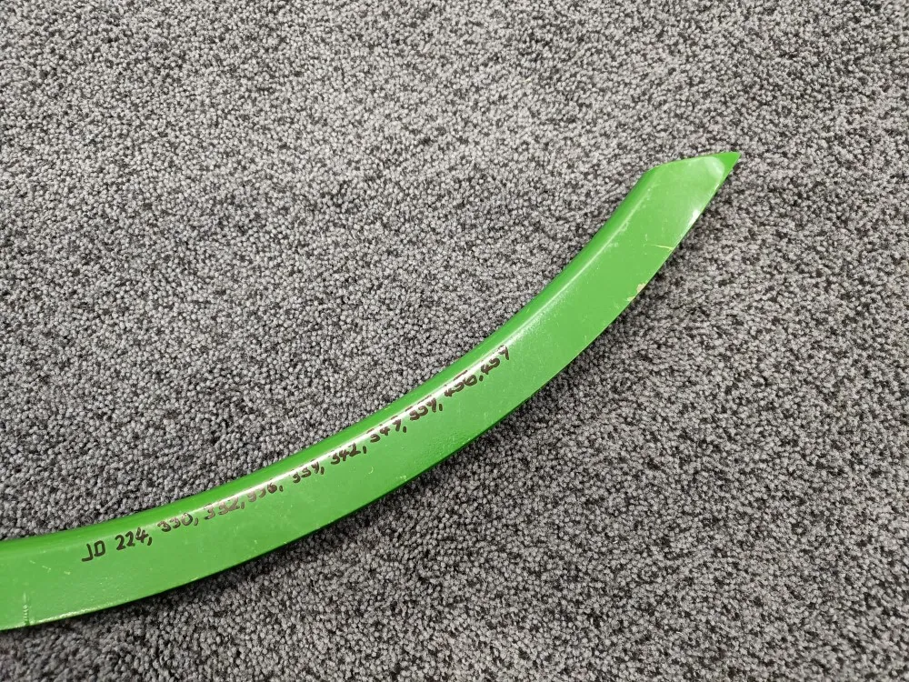 John Deere paalainmalleihin sopiva neula /