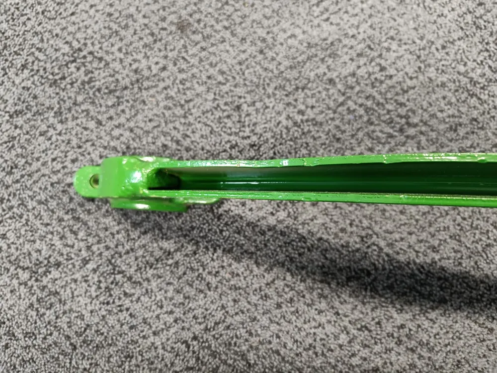 John Deere paalainmalleihin sopiva neula /