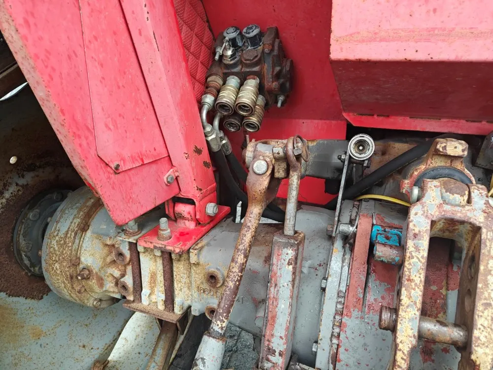 Massey Ferguson 165S, lisähydrauliikalla / Katso video!
