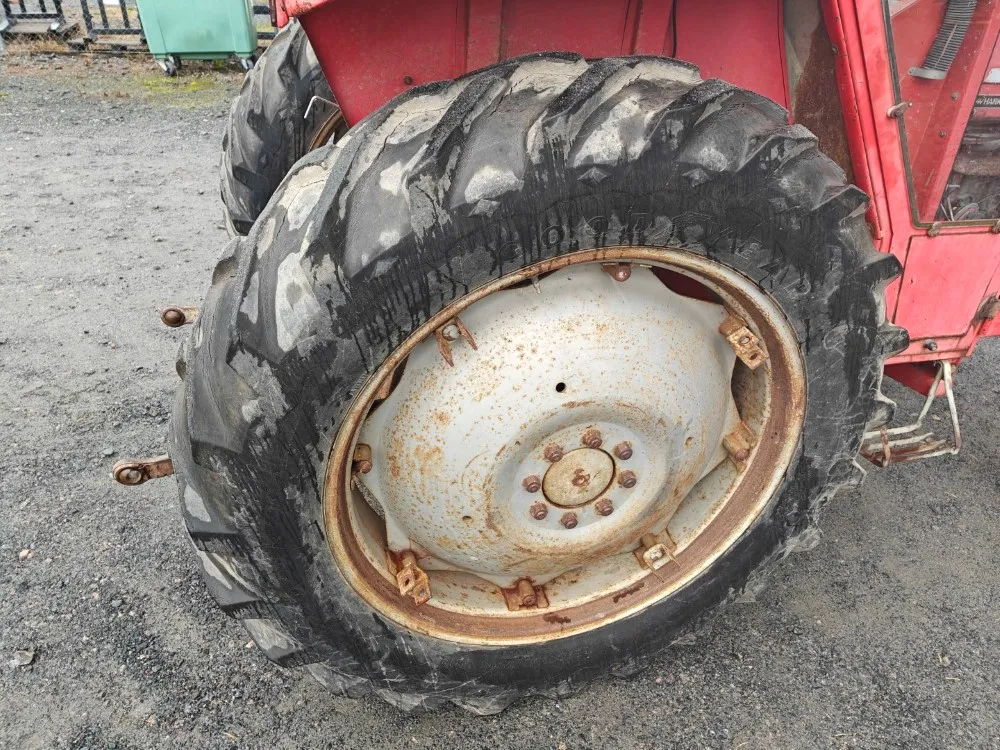 Massey Ferguson 165S, lisähydrauliikalla / Katso video!