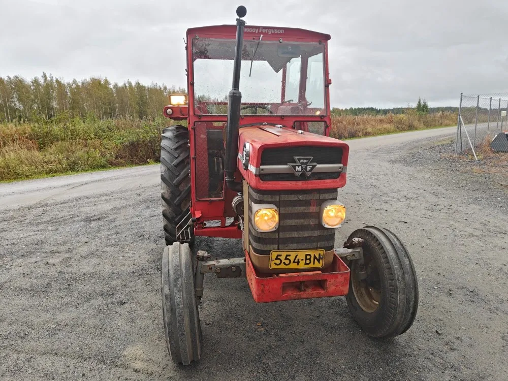 Massey Ferguson 165S, lisähydrauliikalla / Katso video!