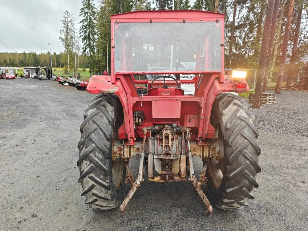 Massey Ferguson 165, 165S ja 175 traktoreita /