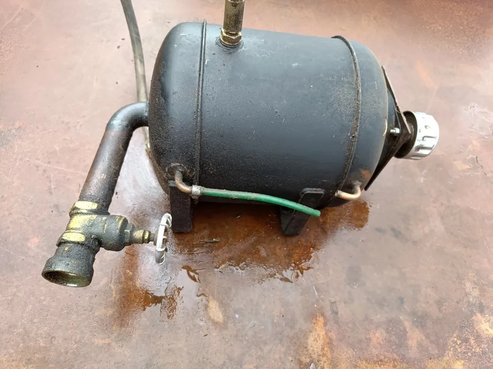 Massey Ferguson 175 / traktorin hydrauliikan lisäsäiliö