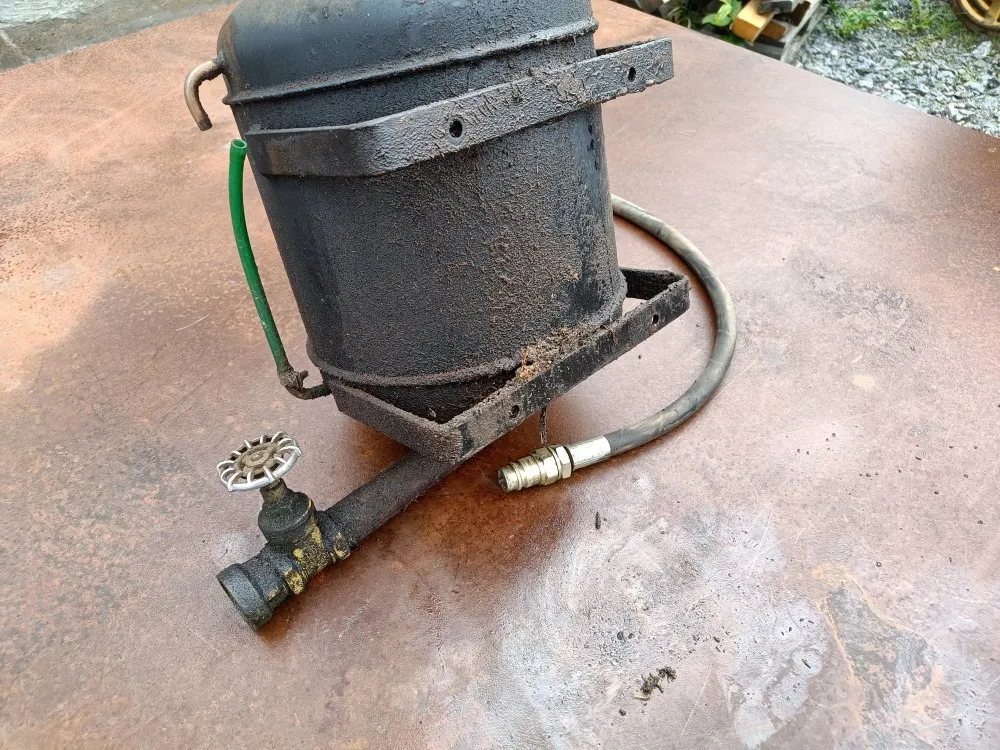 Massey Ferguson 175 / traktorin hydrauliikan lisäsäiliö