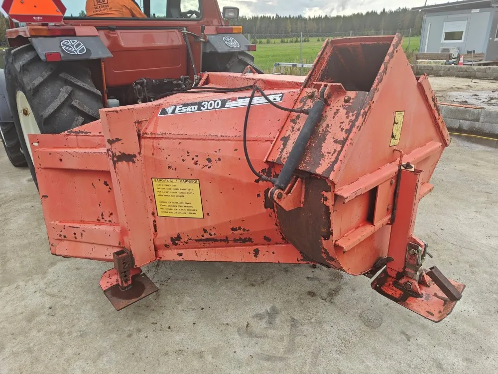Lumilinko Esko 265cm / Hydrauliluukut ja alennusvaihde, katso video