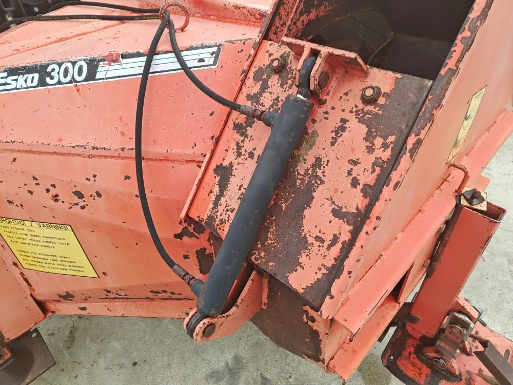 Lumilinko Esko 265cm / Hydrauliluukut ja alennusvaihde, katso video