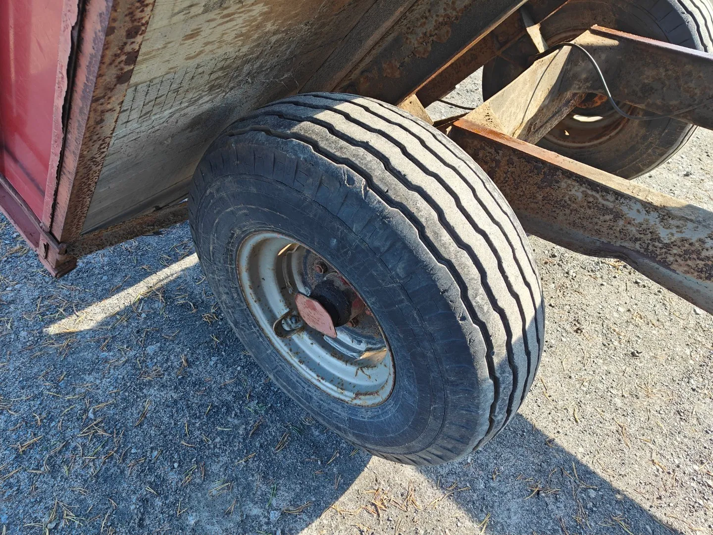 Kippikärry 1-akselinen / Peltilaidat ja -pohja - korjattavaksi