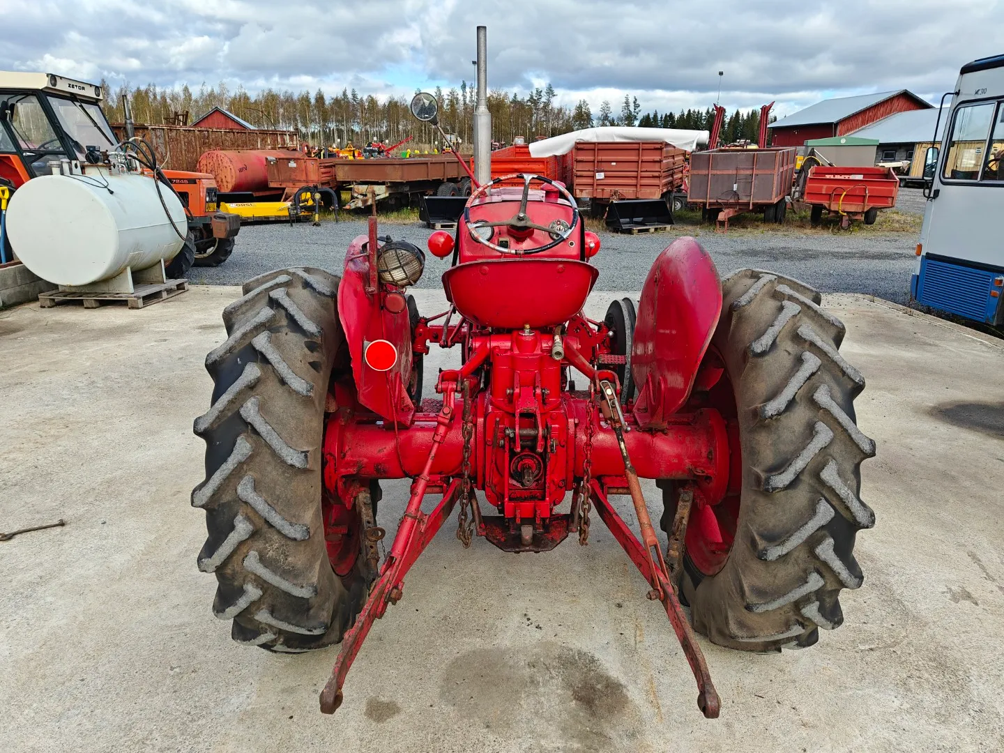 Valmet 361D traktori / Katso video! Myydään asiakkaan lukuun!