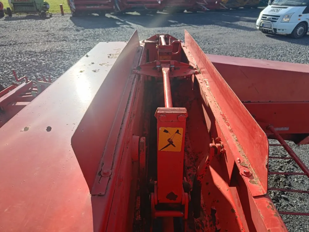 Welger AP42 kovapaalain /