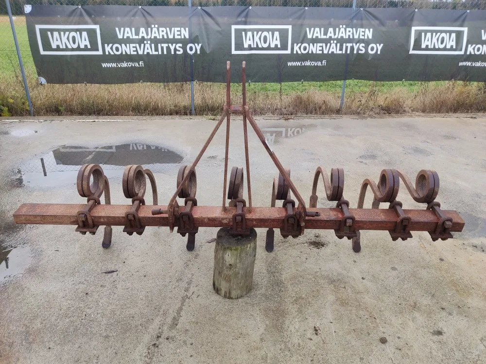 Kultivaattori Muko 8-piikkinen / Työleveys 200cm, pienempään traktoriin