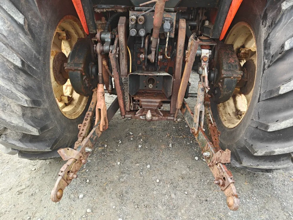 Zetor 7245 - neliveto traktori / Katso video!