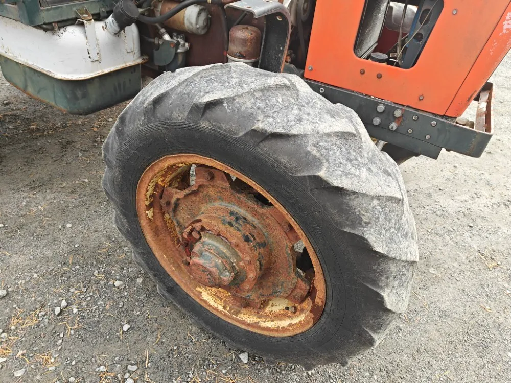 Zetor 7245 - neliveto traktori / Katso video!