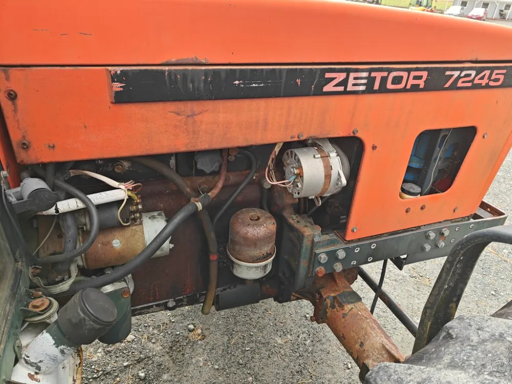 Zetor 7245 - neliveto traktori / Katso video!
