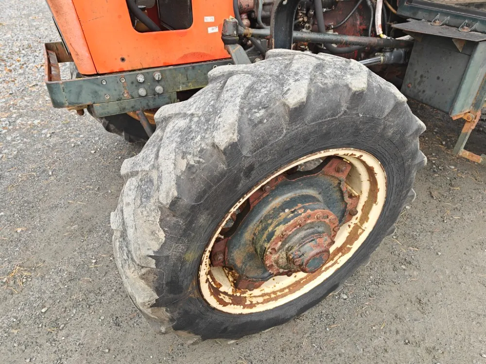 Zetor 7245 - neliveto traktori / Katso video!