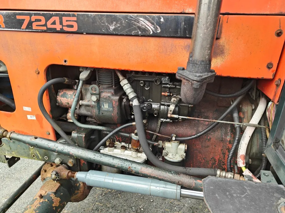 Zetor 7245 - neliveto traktori / Katso video!