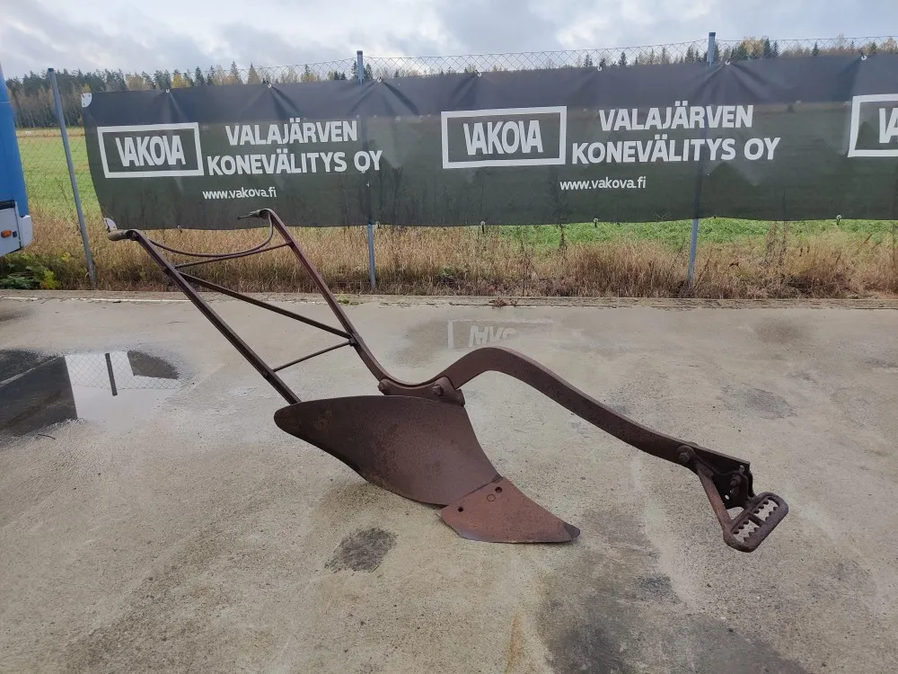 Hevoskyntöaura / ja varaosakone mukaan