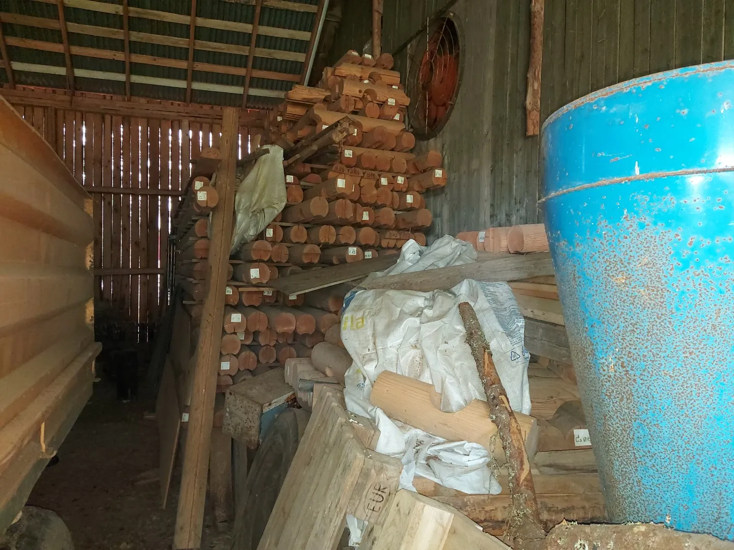 Hirsikehikko - saunamökki / Tupa, pesuhuone ja saunatila