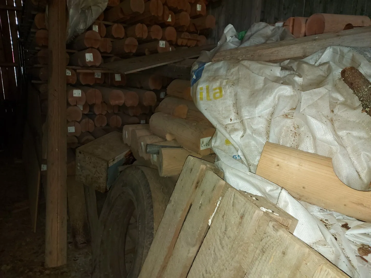 Hirsikehikko - saunamökki / Tupa, pesuhuone ja saunatila