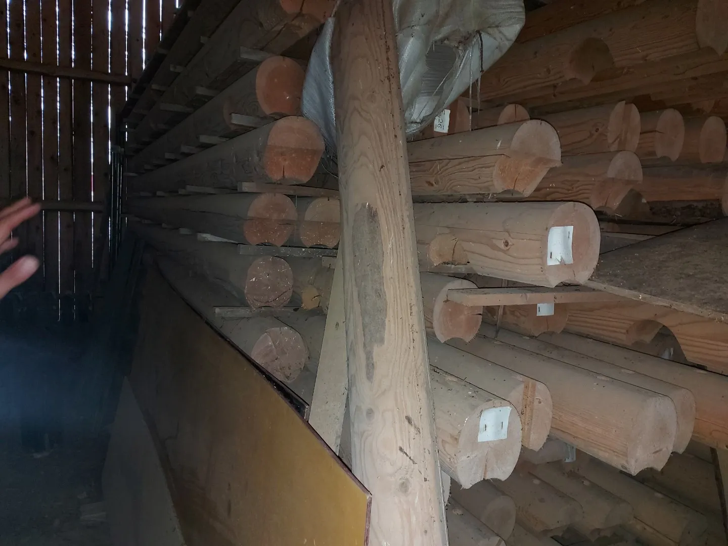 Hirsikehikko - saunamökki / Tupa, pesuhuone ja saunatila