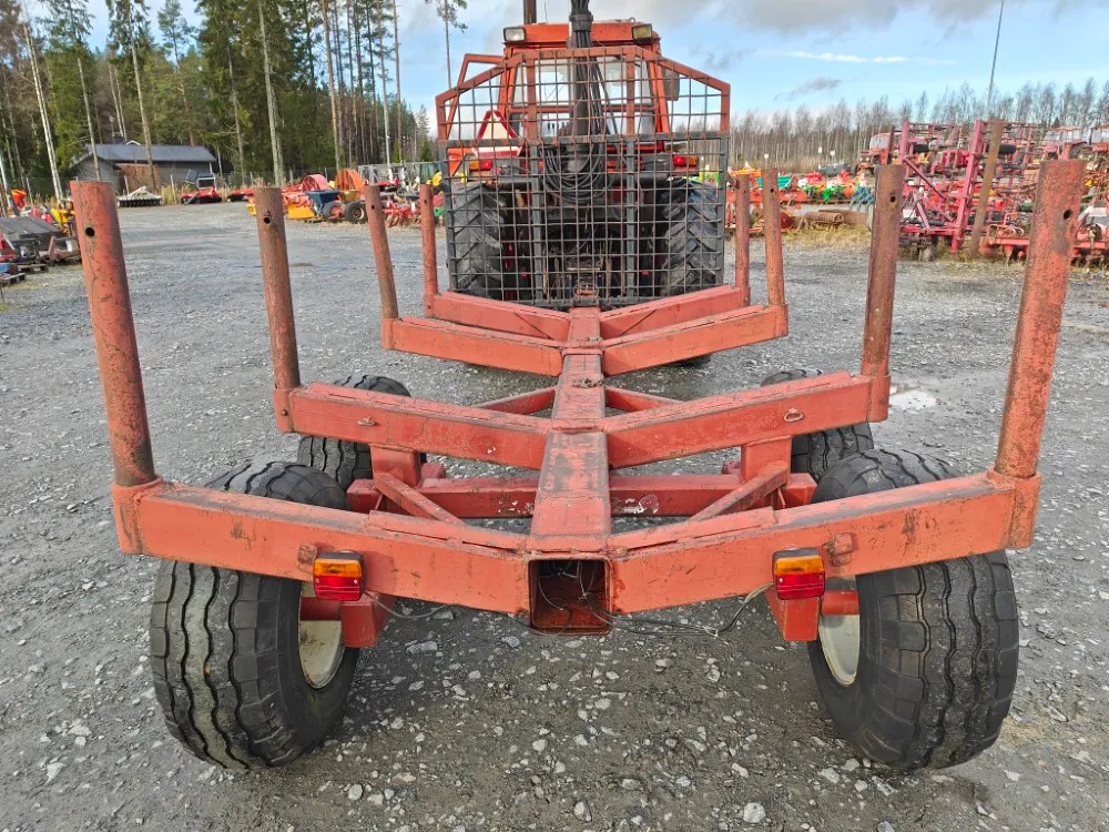 Rysky 8tn metsäkärry telillä / Jämerä kärry nivelaisalla