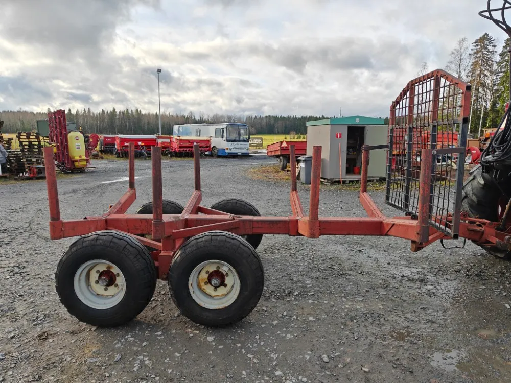 Rysky 8tn metsäkärry telillä / Jämerä kärry nivelaisalla