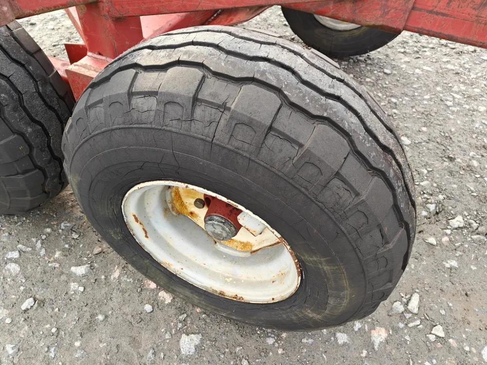 Rysky 8tn metsäkärry telillä / Jämerä kärry nivelaisalla