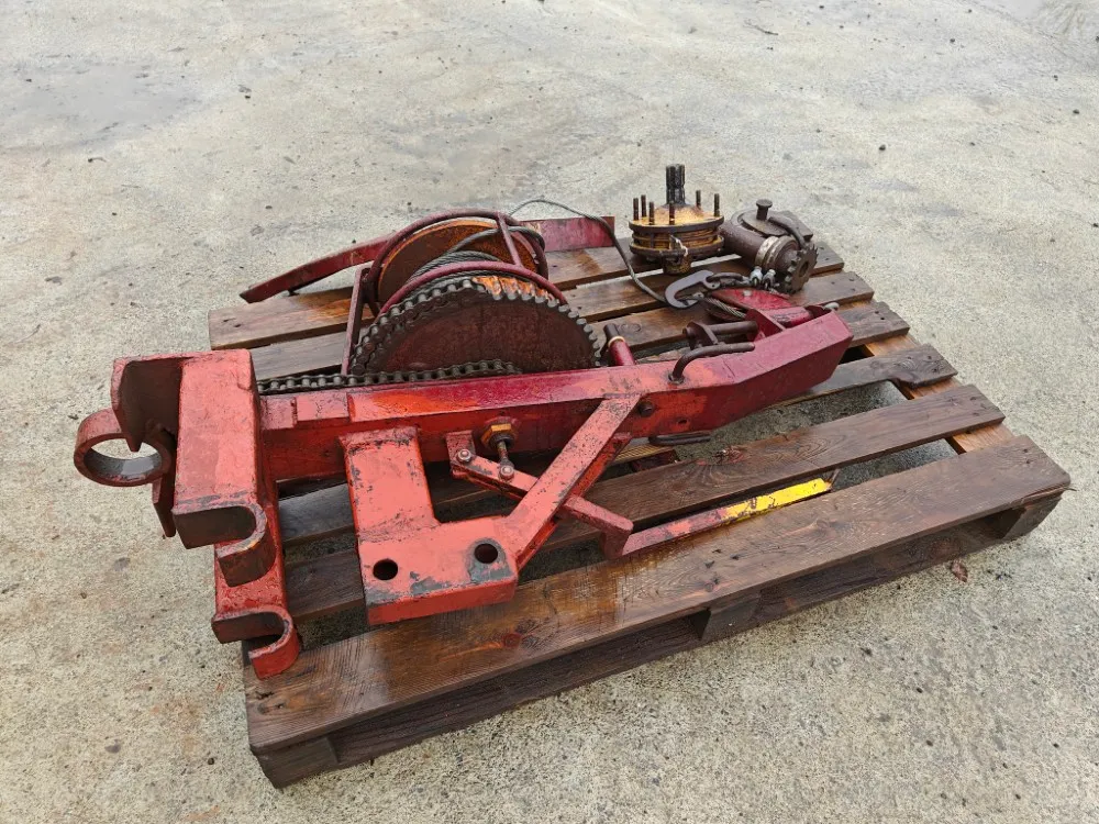 Remet traktorivinssi / Korjattavaksi