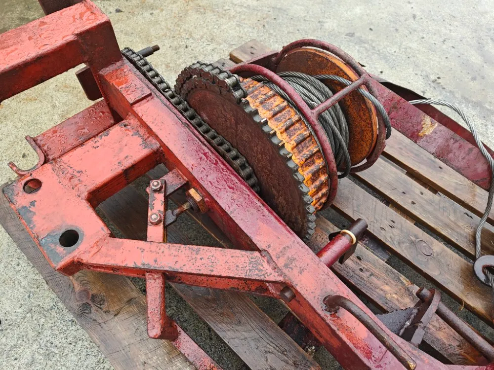 Remet traktorivinssi / Korjattavaksi