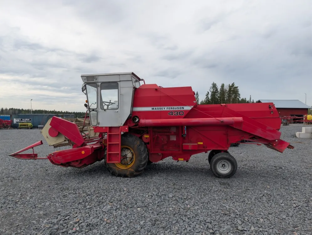 Massey Ferguson 430 leikkuupuimuri / Hytillinen / Katso video!