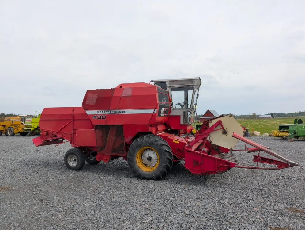 Massey Ferguson 430 leikkuupuimuri / Hytillinen / Katso video!