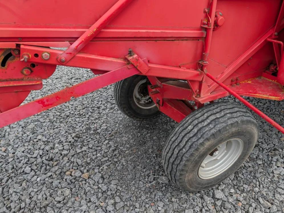Massey Ferguson 430 leikkuupuimuri / Hytillinen / Katso video!