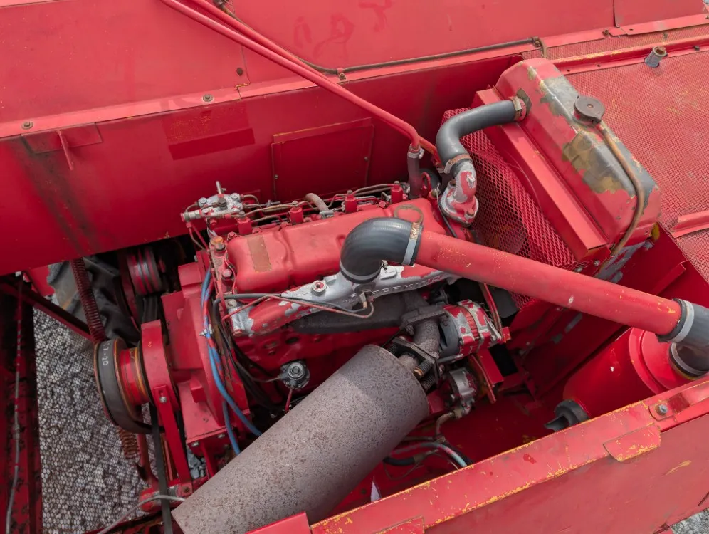 Massey Ferguson 430 leikkuupuimuri / Hytillinen / Katso video!