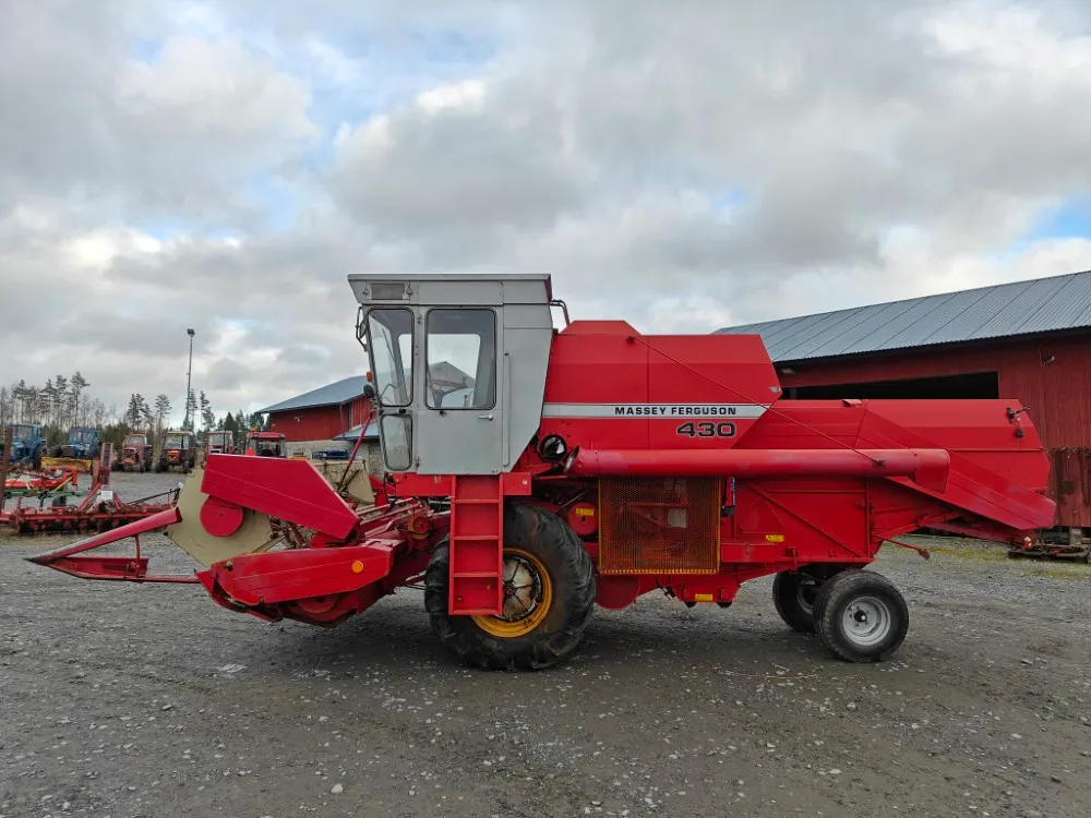Massey Ferguson 430 leikkuupuimuri / Hytillinen - Katso video!
