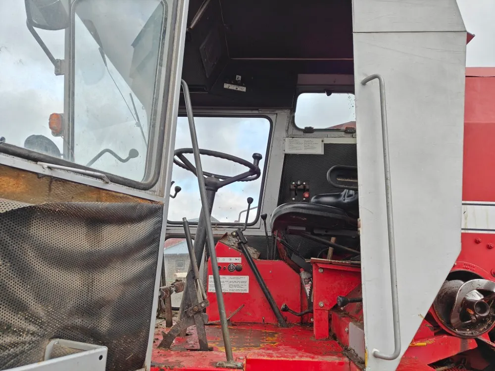 Massey Ferguson 430 leikkuupuimuri / Hytillinen - Katso video!