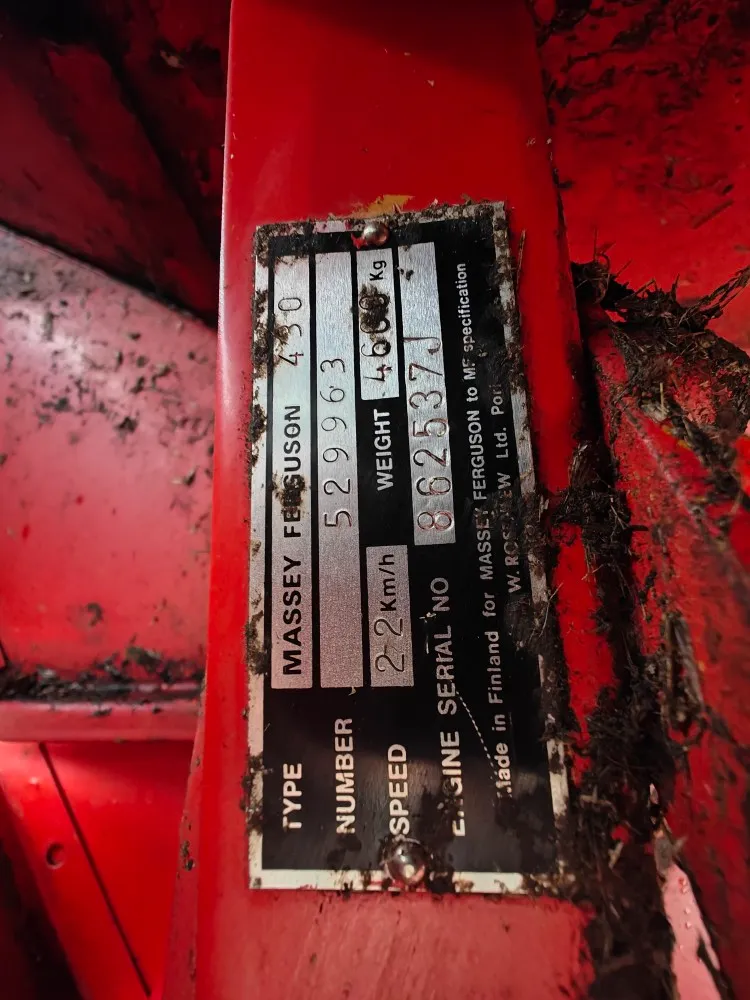 Massey Ferguson 430 leikkuupuimuri / Hytillinen - Katso video!