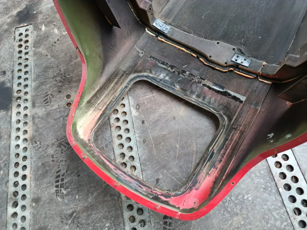 Case IH MXM 155 konepeitto / Traktorin konepelti