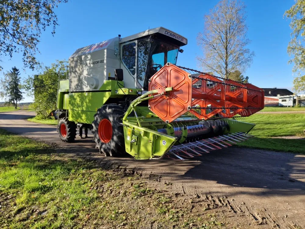Claas Dominator 130 leikkuupuimuri / Työleveys 420cm - 1620h - Siisti kone!