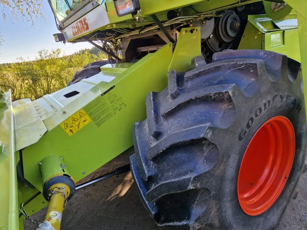 Claas Dominator 130 leikkuupuimuri / Työleveys 420cm - 1620h - Siisti kone!