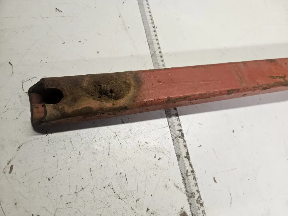 Kverneland tukijalka paluuauraan / Irroitettu E8 kääntöaurasta