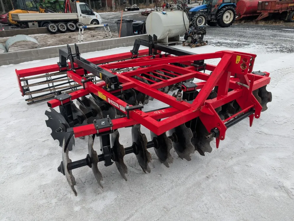 Akpil V4 315cm lautasäes / Putkipakkerilla - 56cm kiekot