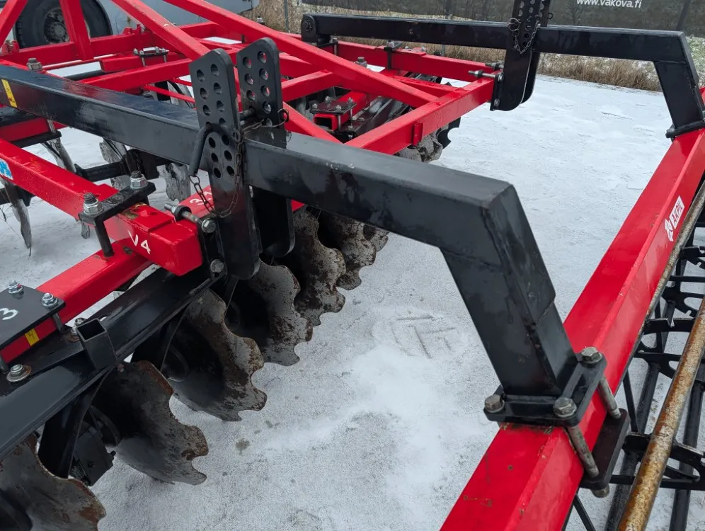 Akpil V4 315cm lautasäes / Putkipakkerilla - 56cm kiekot