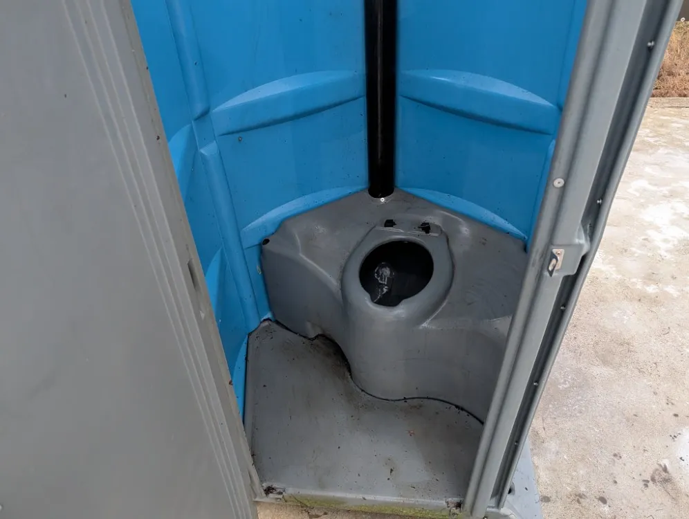 WC-koppi siirreltävä - muovinen / Esim. kyttäyskopiksi - Asiakkaan lukuun