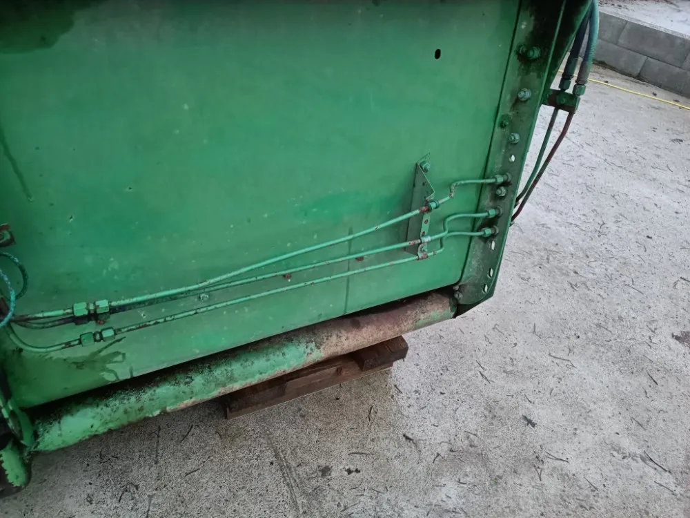 John Deere leikkuupöytä - 12 jalkaa / Työleveys 360cm - 965 leikkuupuimurista