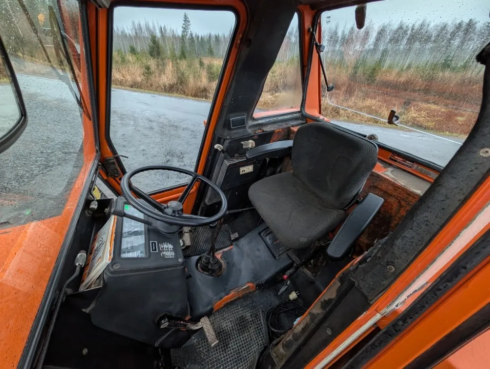 Fiat 780DT neliveto / Traktori led-työvaloilla - Katso video